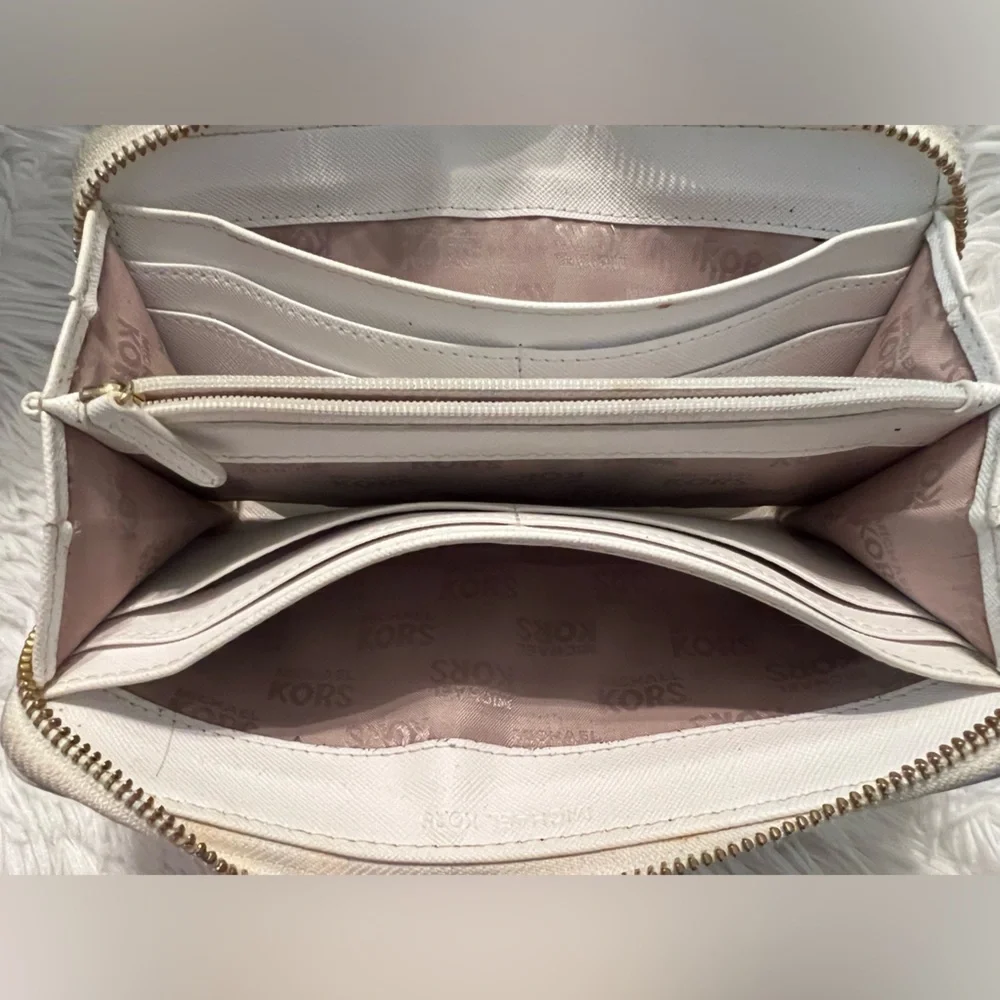 Michael Kors White Patent Leather Cindy Dome Satchel & Wallet - Picture 16 of 16